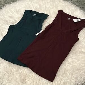 ❤️5/$25❤️ NWT Old Navy Ribbed Tank Bundle